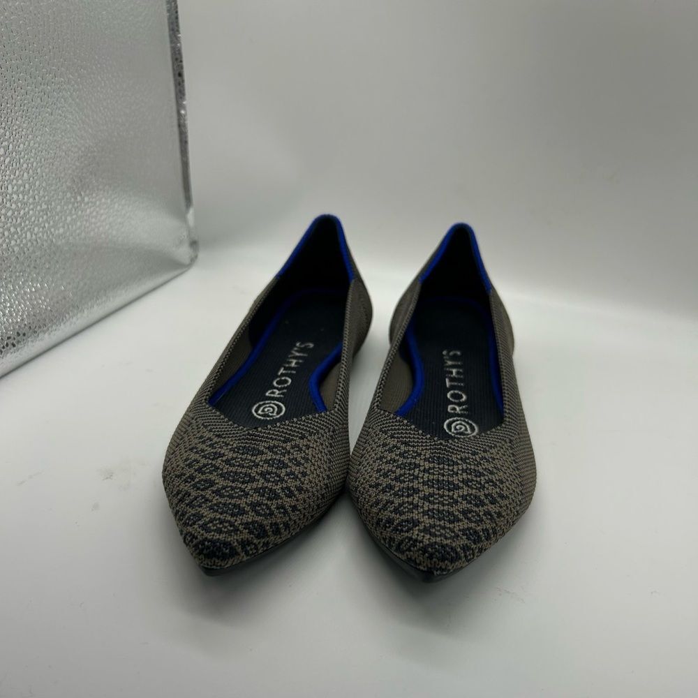 Rothy’s The Point Flats in Grey Python Pattern Size 6 - Picture 3 of 11